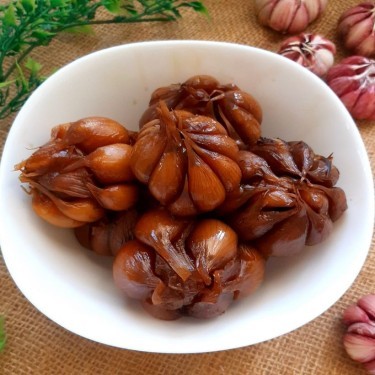 سیر ترشی ۵ ساله (۵۰۰ گرم)